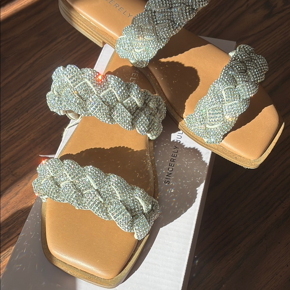 08:04 Sincerely Jules Sparkling Silver Braided Straps sandals